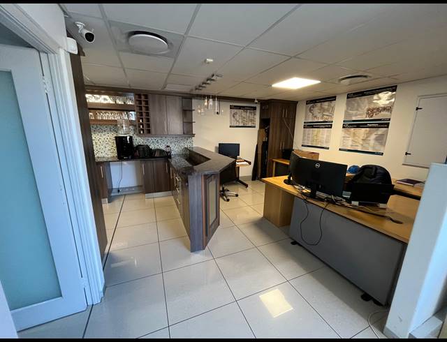 165M² OFFICE TO LET IN BRACKENFELL INDUSTRIAL